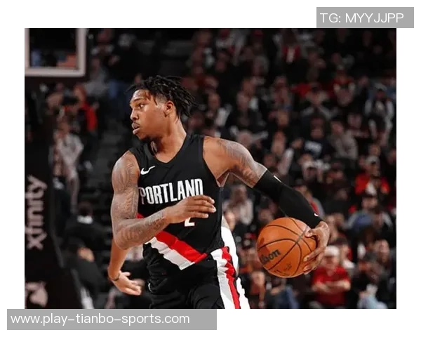 凯莱布乐福半场表现低迷仅获2篮板正负值惨淡19引发热议